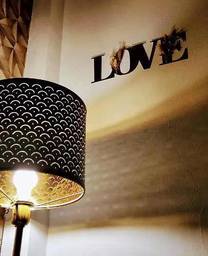 Con Jardin Y Piscina En Playa