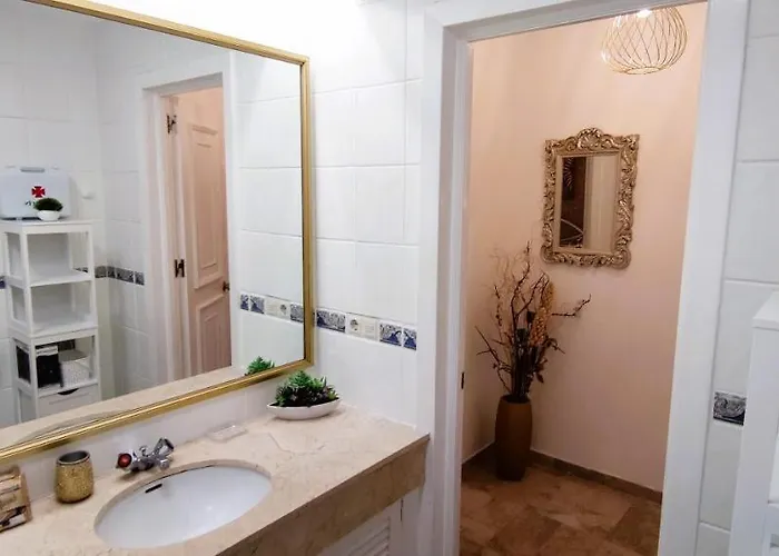 Con Jardin Y Piscina En Playa Apartament