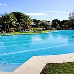 Con Jardin Y Piscina En Playa דירה *