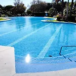 Con Jardin Y Piscina En Playa דירה