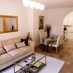 Con Jardin Y Piscina En Playa דירה אסטפונה