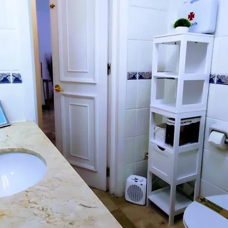 Con Jardin Y Piscina En Playa