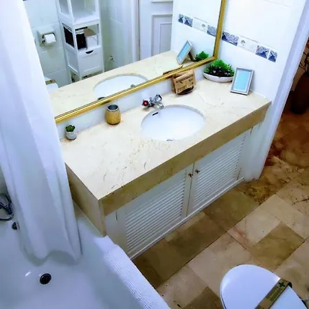 Con Jardin Y Piscina En Playa Apartment *