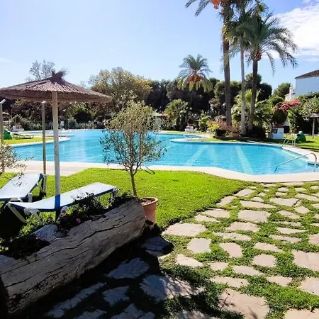 Con Jardin Y Piscina En Playa * Estepona