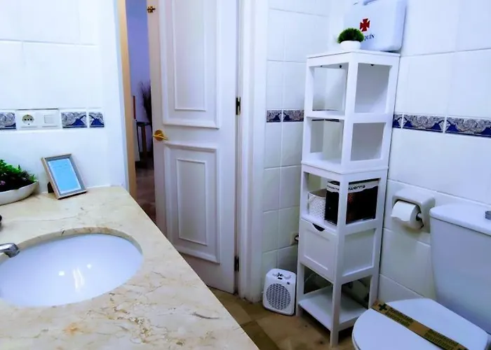 Con Jardin Y Piscina En Playa