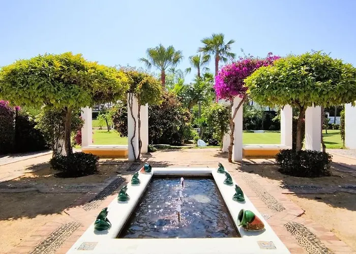 Con Jardin Y Piscina En Playa Apartment Estepona