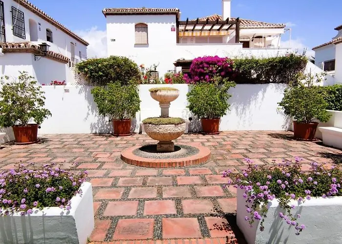 Con Jardin Y Piscina En Playa Apartment *