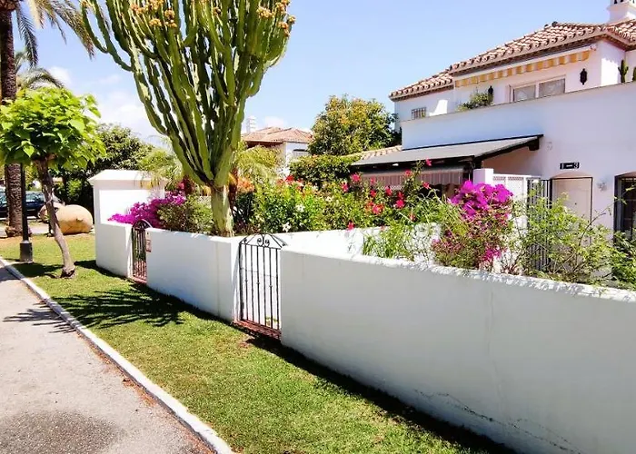 Con Jardin Y Piscina En Playa *