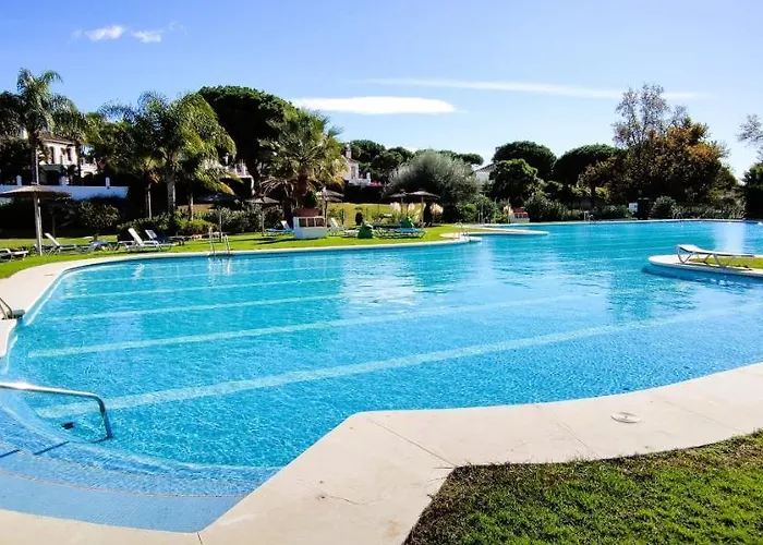 Con Jardin Y Piscina En Playa Apartment *