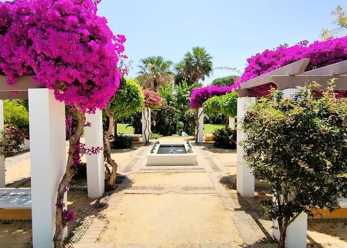 Con Jardin Y Piscina En Playa Apartment *