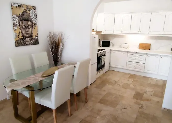 Con Jardin Y Piscina En Playa * Estepona