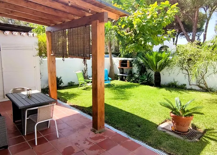 Apartment Con Jardin Y Piscina En Playa Estepona